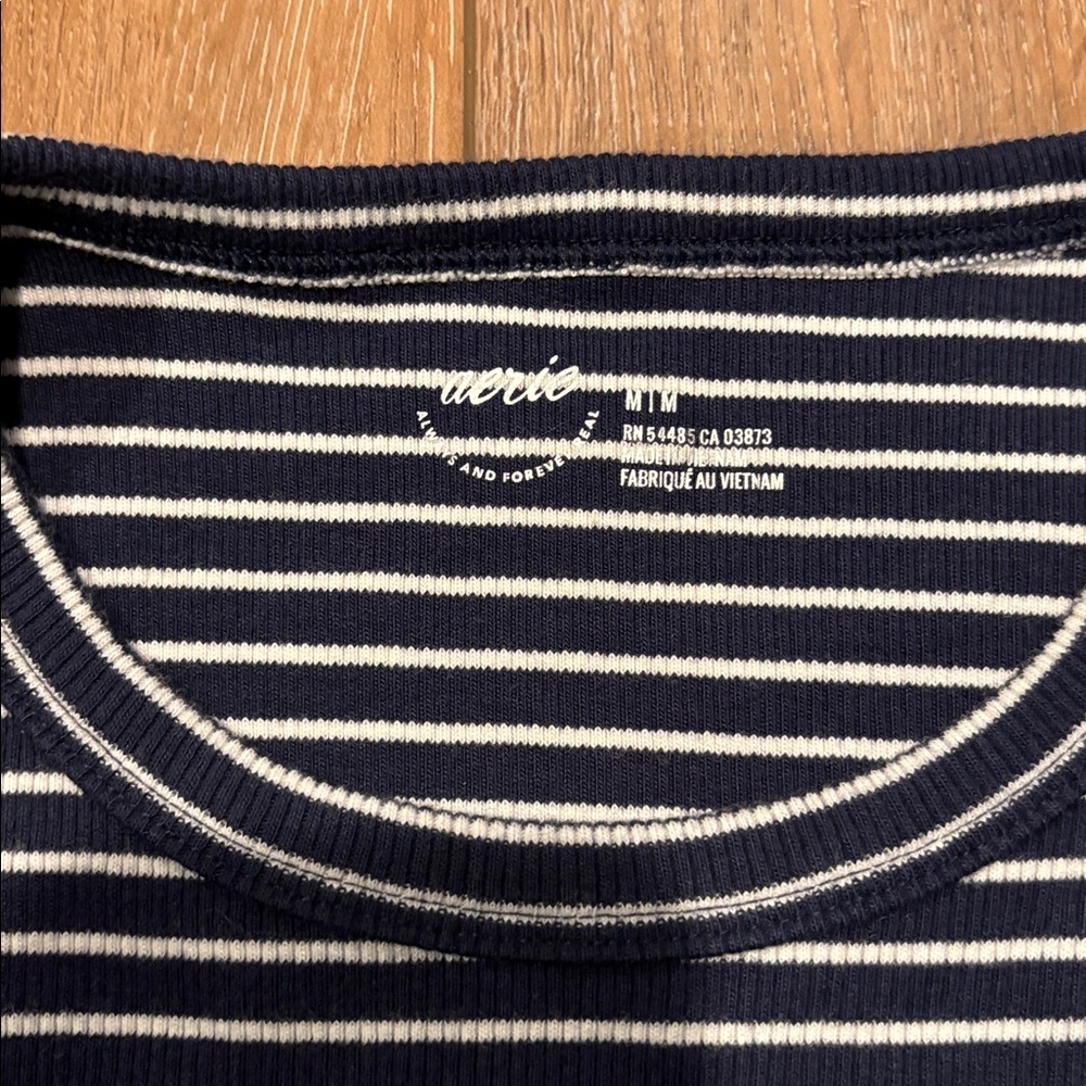 NWT women’s aerie navy white striped medium tank top - Picture 2 of 3